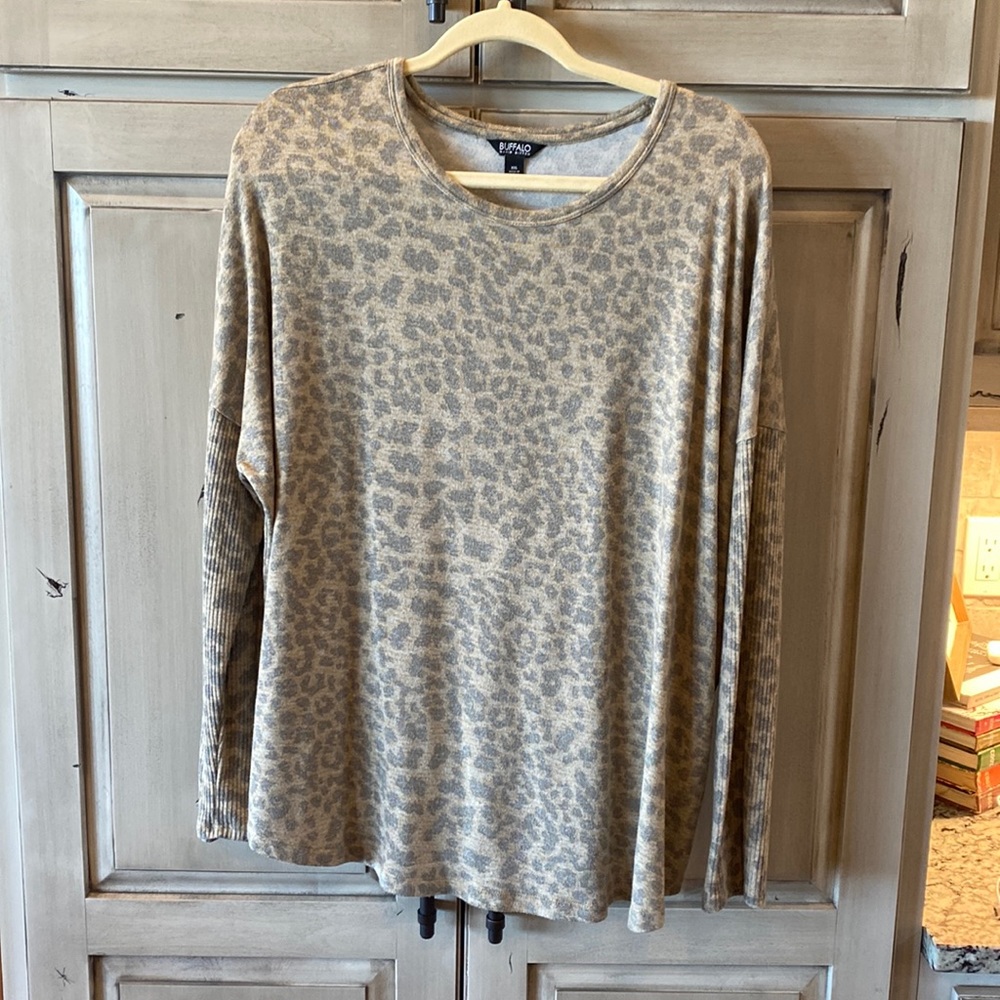 Buffalo leopard print top